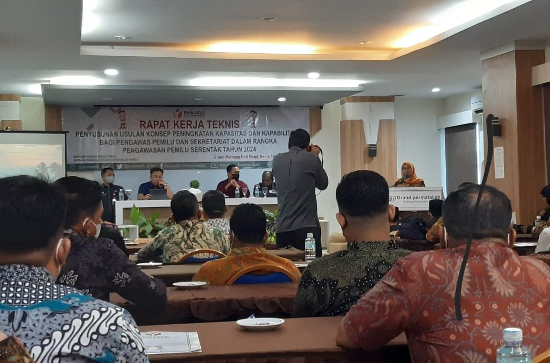 Panwaslih Kabupaten Sebagai Pembina Pengawas Adhoc