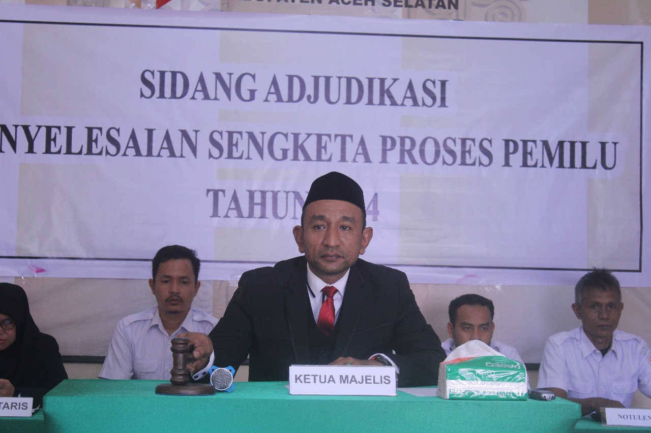 Lanjutkan Sidang Sengketa, Panwaslih Aceh Selatan Periksa Alat Bukti Pemohon dan Termohon