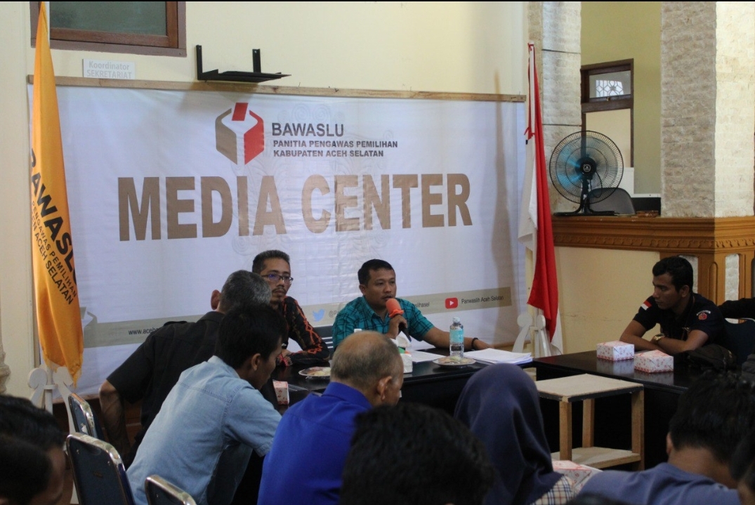 Temukan PPS Rangkap Jabatan, Panwaslih Aceh Selatan Gelar Konferensi Pers