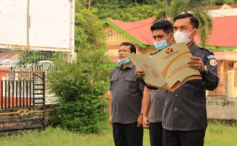 Dalam Rangka Meningkatkan Pengamalan Pancasila, Panwaslih Aceh Selatan Bacakan Butir Pancasila Pada Apel Setiap Senin