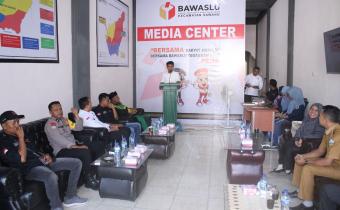 Pelantikan PAW Pengawas Desa, Ketua : Jaga Integritas Pengawas Pemilu